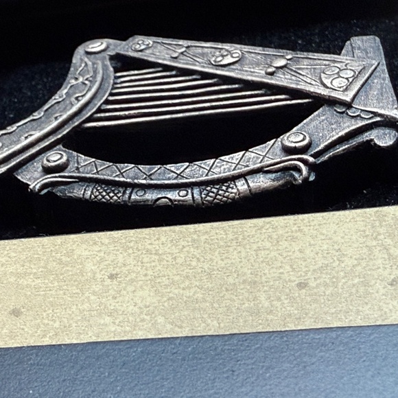 Celtic Shadow Box Collection Bronze Irish Harp Vintage New in Box - Picture 4 of 5